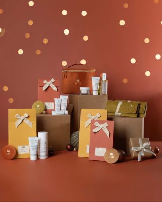 Ponořte se do kouzla svátků tím, že si dopřejte péči o pleť s vánočními kapsičkami estime&sens: ikonami a nezbytností ✨...